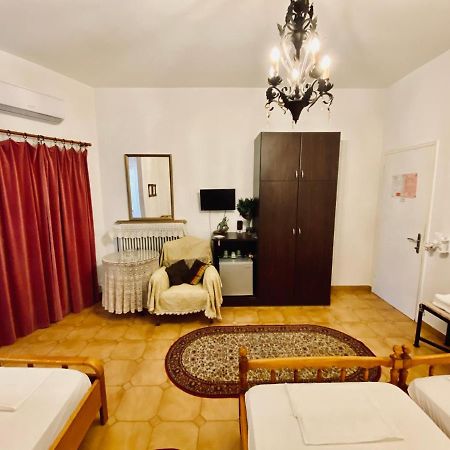 Eleutheria Rooms Игуменица Екстериор снимка
